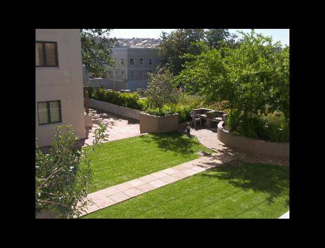 2 BEDROOM PROPERTY TO RENT IN LA COLLINE